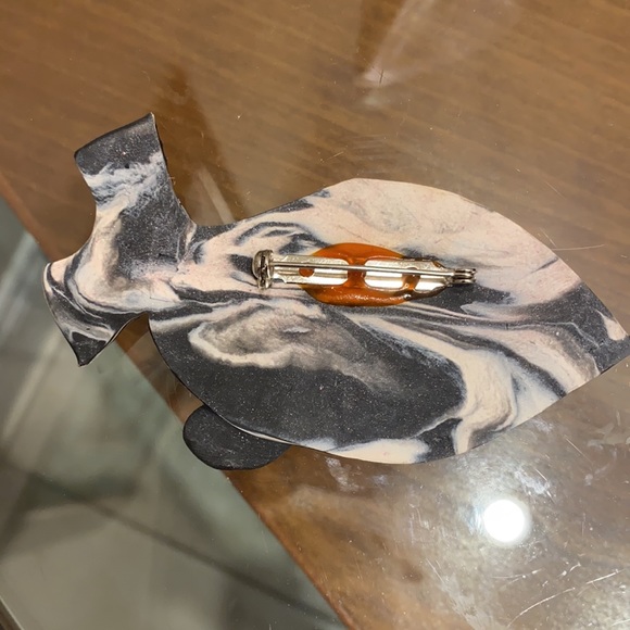 Fish pin - Picture 2 of 2